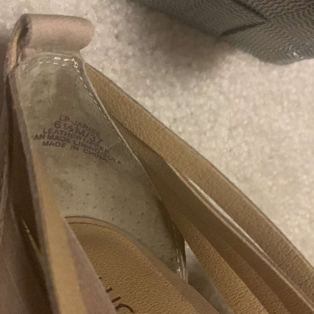 Lucky Brand tan/beige woven sandals, VERY NICE, 6.5 and never worn. 1” heel - Picture 6 of 8